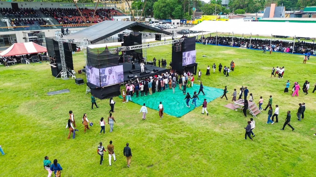 Dominion Conference main stage and crowd